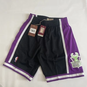 NEW MITCHELL AND NESS SWINGMAN NBA MILWAUKEE BUCKS SHORT MEDIUM - Picture 1 of 3