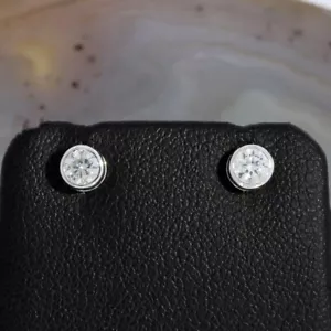 Wert 1150 € Solitär Brillant Ohrstecker Ohrringe (0,30 ct) 750 18 Karat Weiß ... - Bild 1 von 7
