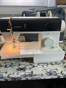 Máquina de coser vintage Singer modelo 5528 de metal, ¡resistente! Brazo libre, en zigzag - Imagen 1 de 14