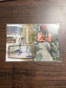 A78,971 - 2013 SAGE Autographs Gold #6 Giovani Bernard/100
