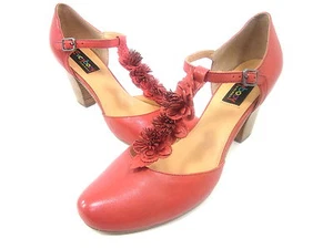 EVERYBODY, SOLLONE T-STRAP SANDAL, WOMENS, RED, US 11M, EURO 41, NEW W/O BOX - Picture 1 of 1