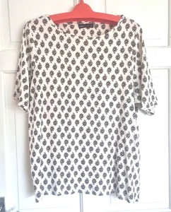 M&S LADIES SOFT COTTON TOP. SCOOP NECK. SHORT SLEEVE. CREAM PRINT. SIZE 22 - Picture 1 of 5