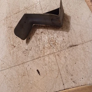 Soporte neumático repuesto Chevrolet pasajero piezas vintage OEM 1949 1950 lado - Imagen 1 de 4