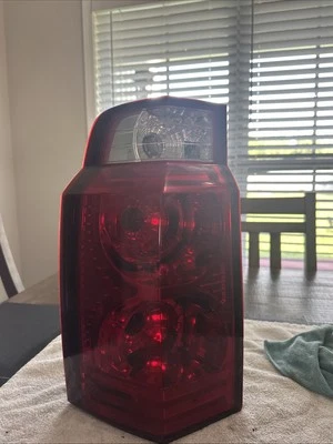 2010 Jeep Commander LH Drivers  Side Tail Light Taillight OEM Foto 1 de 4