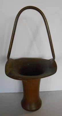 Cesta de arte vintage grande envejecida con forma de salteado de cobre 20" x 10" mango fijo Foto 1 de 4