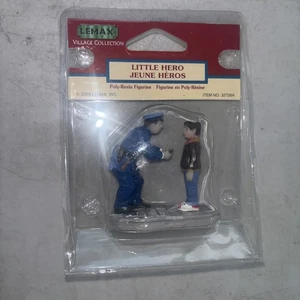 Lemax 32738A little hero - Picture 1 of 3
