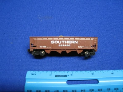 N Scale Bachmann Southern RR Hopper - Freight Train - Image 1 of 4