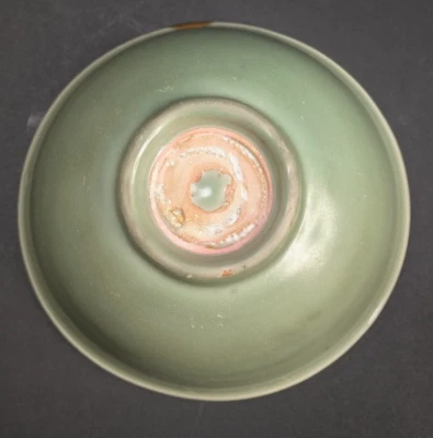 Cuenco esmaltado verde Longquan Celadon chino vintage, video antiguo Kintsugi Foto 1 de 4