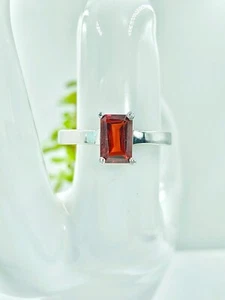 Anello granato rosso naturale in argento 925 anello delicato taglio baguette ... - Foto 1 di 6