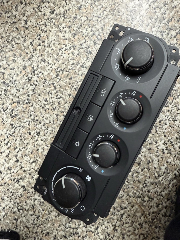 Carquest/Wells Vehicle Electronics 1S8882 - Interruptor de botón pulsador Foto 1 de 1