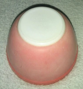 VINTAGE PYREX ORANGE/RED 1-1/2 PT ROUND BOWL #401 - Picture 1 of 2
