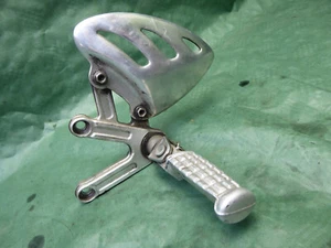 FUSSRASTE ohne SCHALTHEBEL DAYTONA T595 TRIUMPH SPEED TRIPLE T509 - Picture 1 of 6