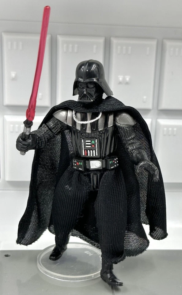 2005 Star Wars DARTH VADER 100% Complete Revenge of the Sith Collection #11  - Image 1 of 3