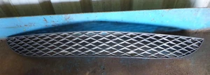 Mitsubishi Magna TL TW Front Lower Middle Grille (VRX) - Picture 1 of 4