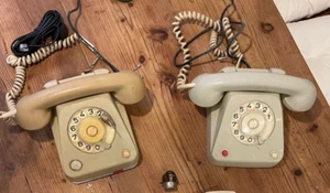 2x POST österrTelefon mit Wählscheibe grau Vintage 70er Jahre - Afbeelding 1 van 1