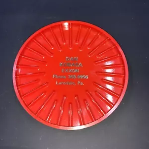 Posavasos de plástico vintage Dan Kobasa Exxon Lansdale PA rojo anuncio - Imagen 1 de 7