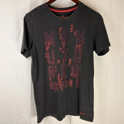 Camisa de futebol Nike Manchester United slim fit tamanho médio - Imagem 1 de 4