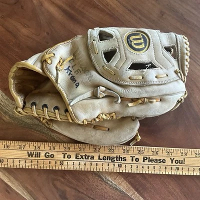 VTG Wilson A2240 George Brett Baseball Glove 11.5" Brown Leather Youth RHT - Image 1 of 4