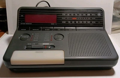 GE Clock Radio 7-5654A AM FM Alarm Snooze Vintage Tested Works Clean Condition - Image 1 of 4