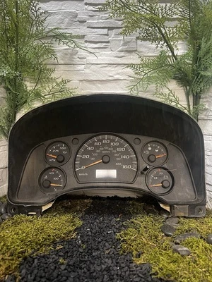 Cuadro de instrumentos Chevrolet Express 2500 2004-2007 Foto 1 de 4