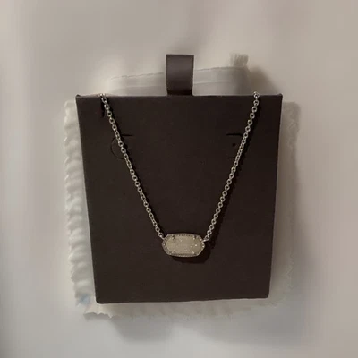 Collar Kendra Scott Elisa de plata con piedras preciosas Drusy iridiscentes Foto 1 de 3