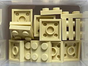 LEGO Parts - Tan Plate 2 x 2 - No 3022 - QTY 20 - Picture 1 of 1