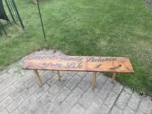 Banco de madera hecho a mano decorativo carrera y equilibrio familiar = vida feliz - Imagen 1 de 6