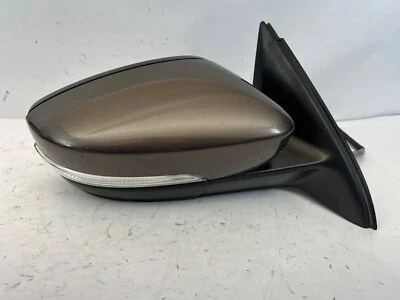 Espejo retrovisor derecho pasajero Volkswagen Jetta 2011-2016 con giro marrón caramelo Foto 1 de 4