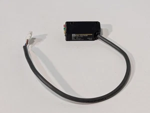 Omron E3V-7DC43S Photoelectric Sensor, Adjustable Sensing, 12-24VDC, 4-Wire - Picture 1 of 8