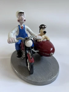 Coalport Wallace & Gromit - A Close Shave - “Hold On Gromit” Porcelain Figurine - Picture 1 of 9