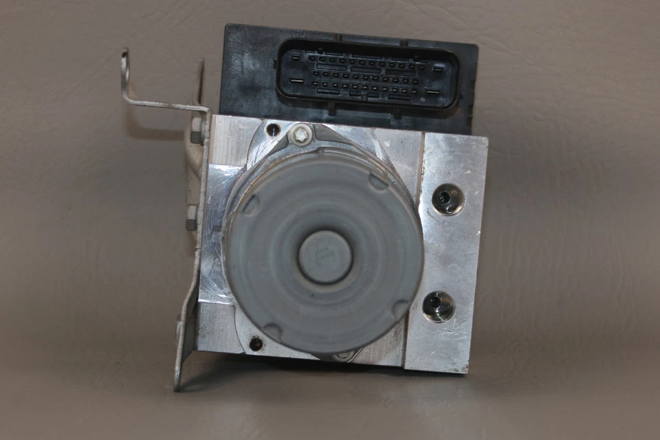 BMW 335XI 2011 bomba ABS freno antibloqueo AWD 6768550 OEM Foto 1 de 4