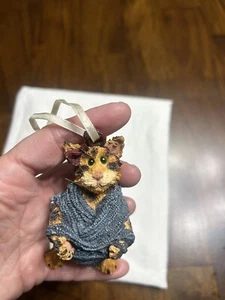 Boyds Bears Purrstone Darby Fuzzkins "Wound Tight" Sneaky Cats Ornament - Picture 1 of 5
