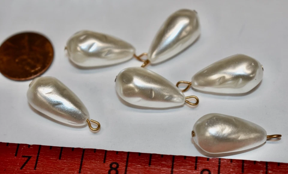 DE COLECCIÓN 6 COLGANTES GOTAS PERLAS IMITACIÓN LÁGRIMA PLÁSTICO BLANCO JAPÓN 11 x 22 mm Foto 1 de 1