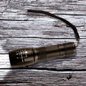 LINTERNA LED 300 LUMENES - Imagen 1 de 7