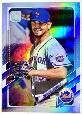 Lámina arco iris 2021 Topps #655 Carlos Carrasco Foto 1 de 2