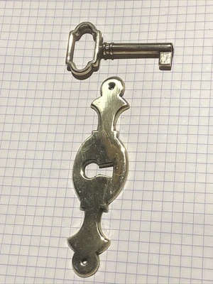 ornement entrée de serrure ancienne avec une Clé ￼ Diamètre Extérieur ￼6 ,lNT 4 - Photo 1/3