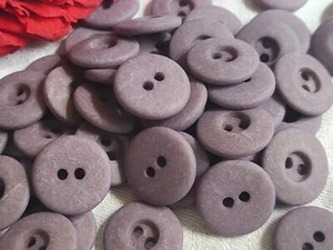 Lot 24 boutons violet effet recyclé composite 1,7 cm couture mercerie ref 914 - Bild 1 von 1