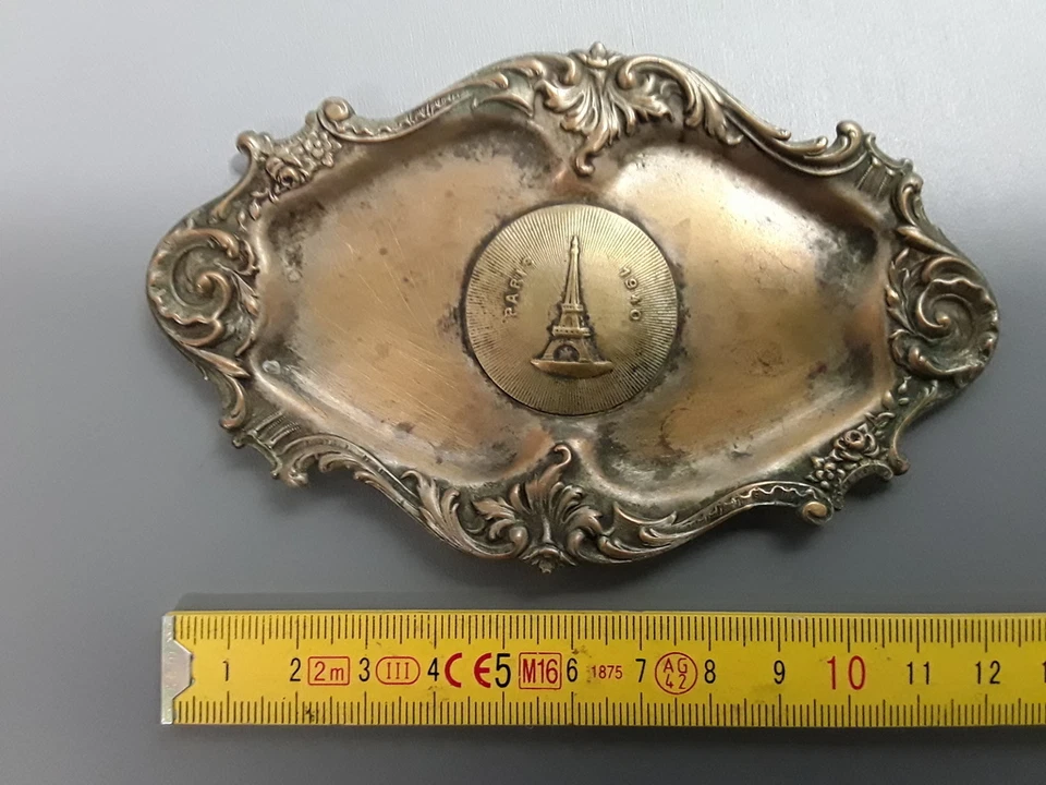 Ancien petit vide poche en métal art déco Tour Eiffel Paris 1940 french antique - Photo 1/1