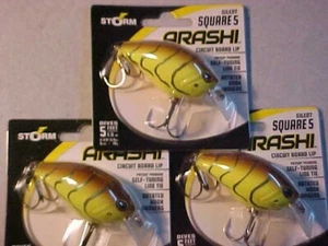 3 NEW STORM Arashi SQUARE 5 bill 5ft SILENT BASS LURE yellow CRAWDAD - Picture 1 of 3
