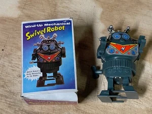 Swivel Robot Wind Up - Picture 1 of 7