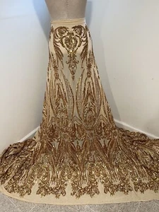 Tessuto pizzo paillettes elasticizzato oro 4 vie larghezza 50” venduto da cantiere - Foto 1 di 6