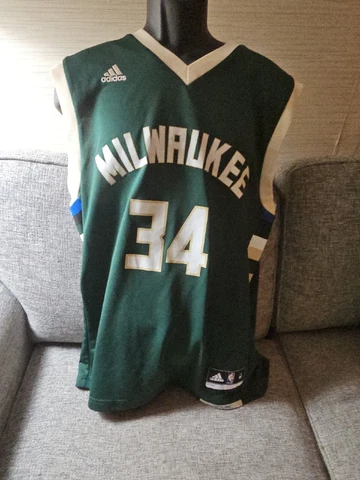Giannis Antetokounmpo #34 Milwaukee Bucks Jersey Size M (48) Green Cover