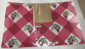VTG ROOM ESSENTIALS VINYL CHERRY PLACEMATS NEW SET OF 4 - Bild 1 von 1