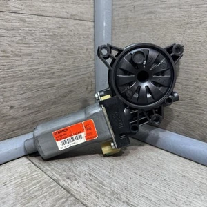 2011-2017 Hyundai Azera Rear Right Power Window Motor Assembly OEM 83460-3V000 - Picture 1 of 6