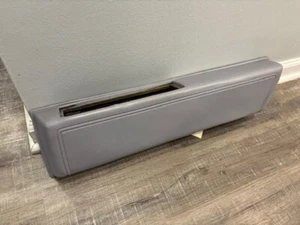 1985-1993 Cadillac SDV FWD Fleetwood RIGHT REAR Armrest GREY PN#20493390 - Picture 1 of 5