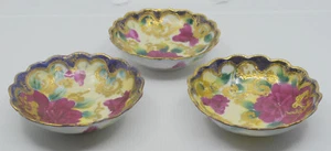3 OLD JAPANESE, NIPPON HAND PAINTED BOWLS, BOLD FLORAL DESIGN w GOLD MORIAGE - Picture 1 of 11