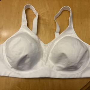 Playtex 18 Hour Bounce Control Wirefree Bra Convertible Size 42D #4699 White - Picture 1 of 4