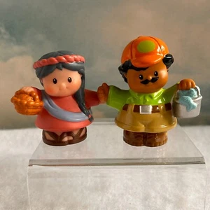 De colección Fisher Price Little People - Niña con cesta y pescador con cubo - Imagen 1 de 8
