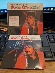 Shakin' Stevens Merry Christmas Everyone NEW CD AUTOGRAPHED BOOKLET 12 TRACKS - Picture 1 of 2