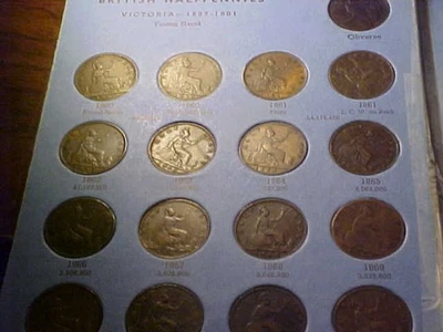 GRAN BRETAÑA SET DE 1/2 PENIQUE 1860-1936 EN 2 ÁLBUMES. 81 DIFERENTE 1860 REDONDO & Foto 1 de 4